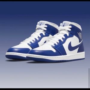 Nike women’s air Jordans 1 mid Kentucky blue